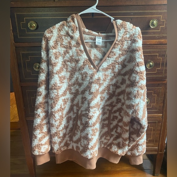 PINK Victoria's Secret Oversized Sherpa Hoodie - Picture 4 of 11